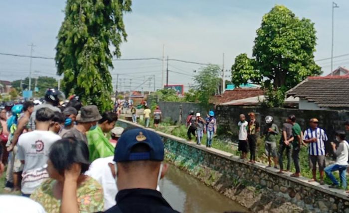 Geger, Sosok Mayat Ditemukan Mengambang di Sungai Glaser Kota Probolinggo