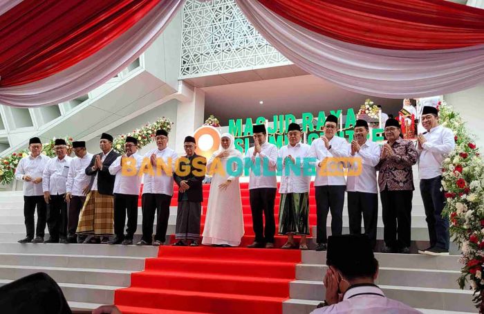 Bertebaran Program Monomental Khofifah, Masjid Islamic Centre Diarsiteki  Gubernur Ridwan Kamil