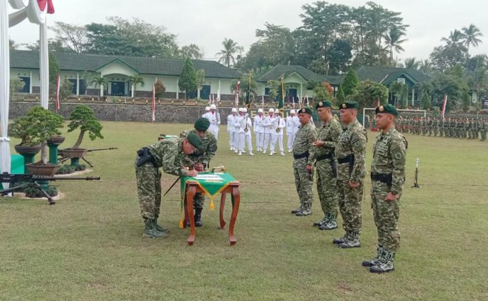 Pangdivif 2 Kostrad Pimpin Serah Terima Jabatan Danyonkes 2