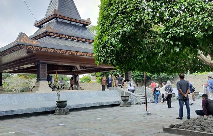 Wisata Makam Bung Karno Diuji Coba Buka dengan Prokes Ketat, Berdoa di Pusara Dibatasi 10 Menit