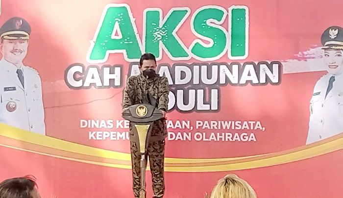 Tak Bisa Manggung Imbas PPKM, Pekerja Seni di Kota Madiun Terima Bantuan dari Wali Kota Maidi