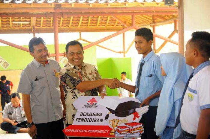 SMGR Dukung Penuntasan Pendidikan di Rembang