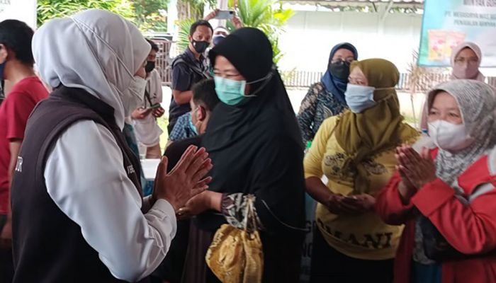 Atasi Kelangkaan Minyak Goreng, Gubernur Khofifah Minta Kepala Daerah Sering Operasi Pasar