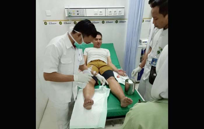 Akibat Jalan Berlubang, Juru Foto Kapolresta Sidoarjo Alami Laka Tunggal