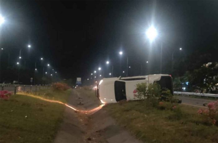 Kejar Pengedar Rokok Ilegal, Mobil Bea Cukai Kediri Kecelakaan di Tol Jombang