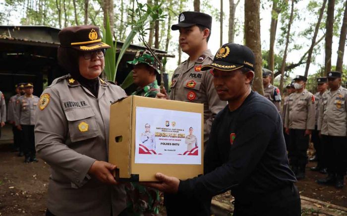 Polres Batu Gelar Baksos dan Tanam 200 Bibit di Coban Talun