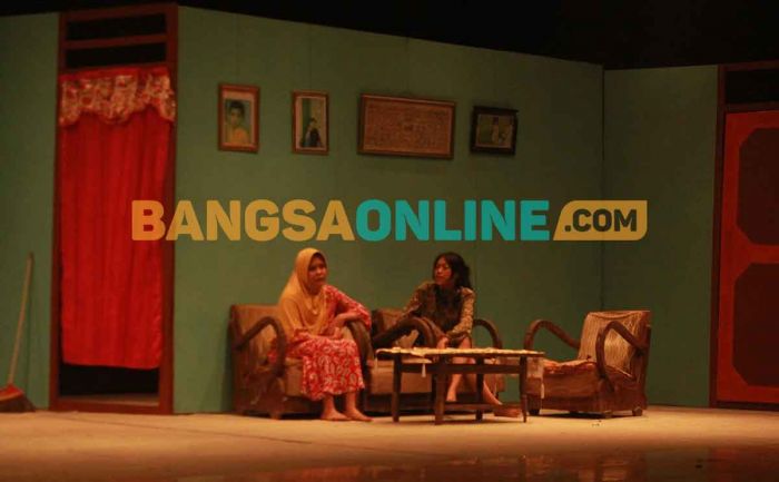 UKM Teater Fataria IAIN Madura Tampilkan Drama yang Buat Penonton Terharu