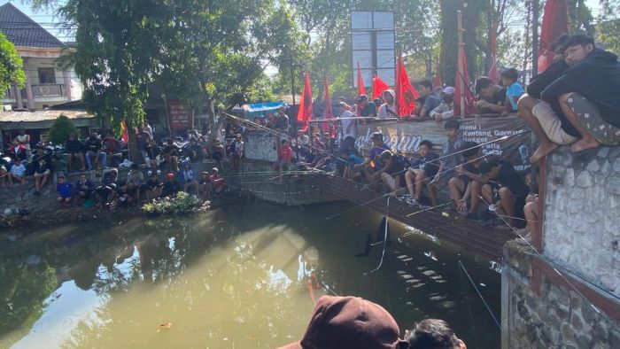 Peringati Bulan Bung Karno, DPC PDIP Kabupaten Kediri Gelar Mancing Gratis