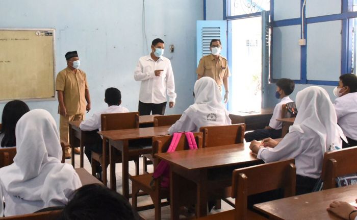 Wali Kota Kediri Keliling Tinjau Uji Coba Pembelajaran Tatap Muka Terbatas