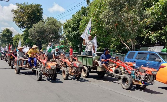 Sulit Dapatkan Solar Bersubsidi, Petani Jombang Unjuk Rasa