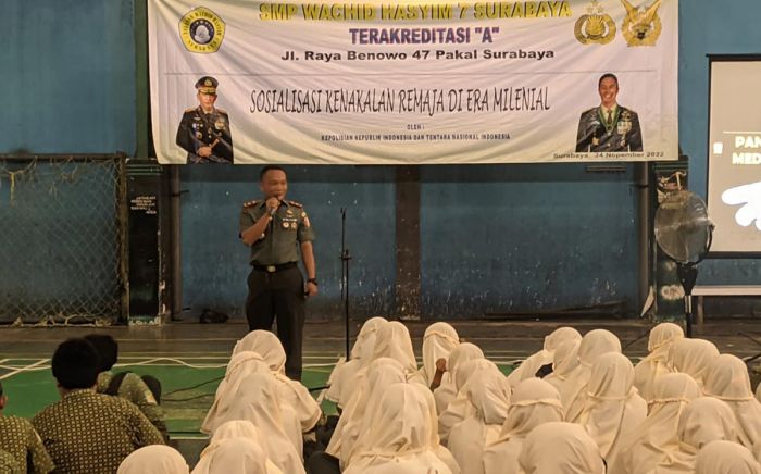 Danramil Benowo Ajak Siswa-siswi SMP Wachid Hasyim 7 Bijak Bermedsos