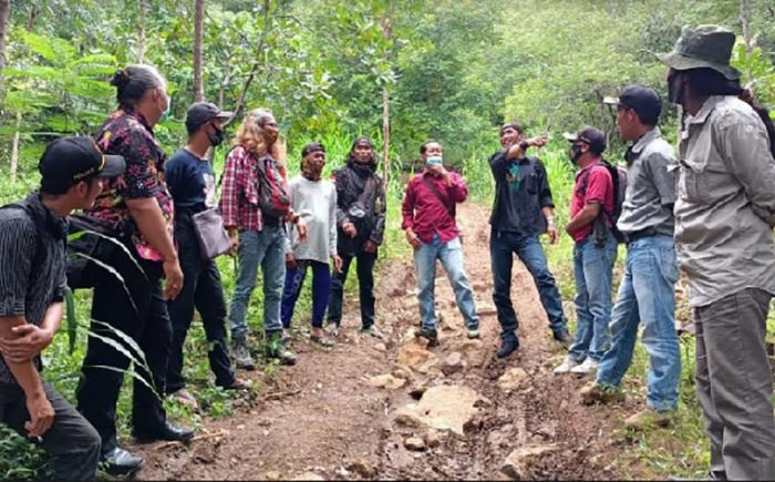 Peduli Lingkungan dan Sumber Air, Relawan Hijaukan Gunung Klotok