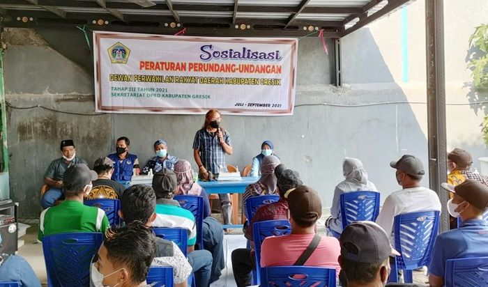 Nurhudi Sosialisasikan 3 Perundang-undangan Tahap III kepada Warga Jogodalu Gresik