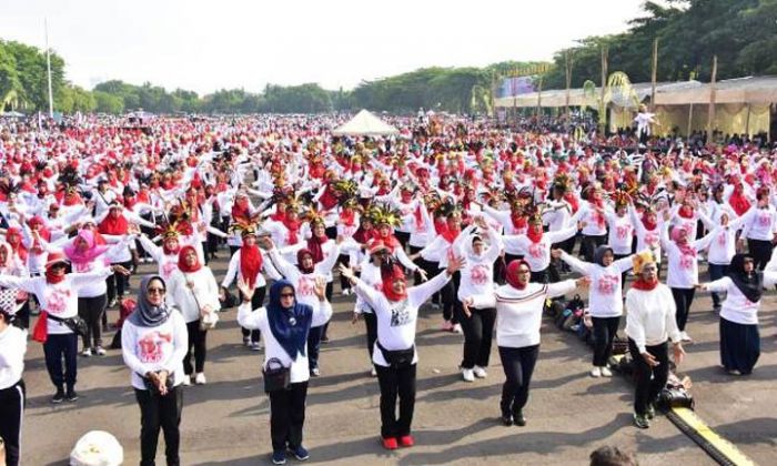 Ketua Jalasenastri Armada II Ikuti Jalan Sehat Bersama di Makodam, Sambut Hari Ibu ke-91