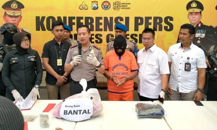 Polres Gresik Ekspos Pembunuh Perempuan Paruh Baya di Kosan