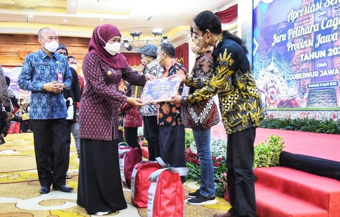 Gubernur Khofifah Beri Apresiasi 1.000 Seniman dan 240 Juru Pelihara Cagar Budaya Jatim