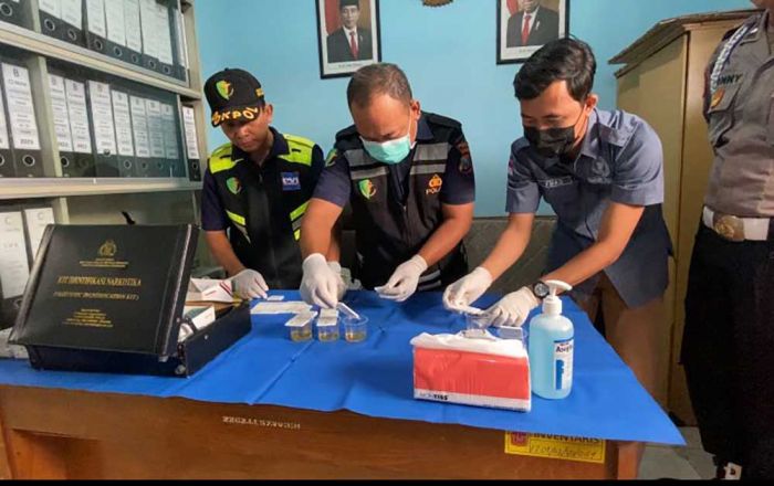 Satreskoba Polres Tuban Gelar Tes Urine Dadakan pada Puluhan Driver PT Silog