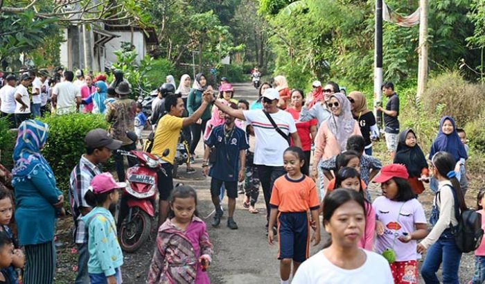 ​Apresiasi Kesehatan Para Ibu, Bacabup di Jember Ajak Senam Zumba dan Jalan Sehat