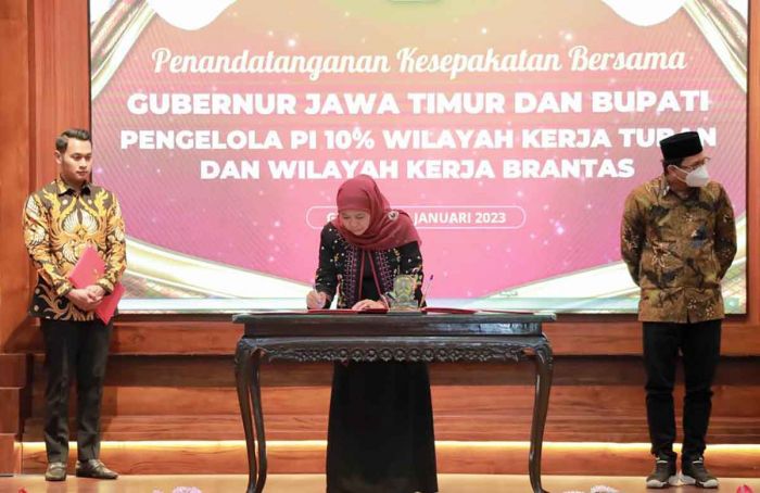 Gubernur Khofifah dan 5 Bupati ​Teken Kesepakatan Bersama Pengelolaan PI 10 Persen Migas