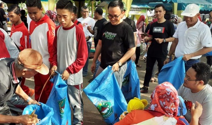 Wujudkan Pamekasan Bebas Sampah 2025, Bupati Pimpin Aksi Pungut Sampah