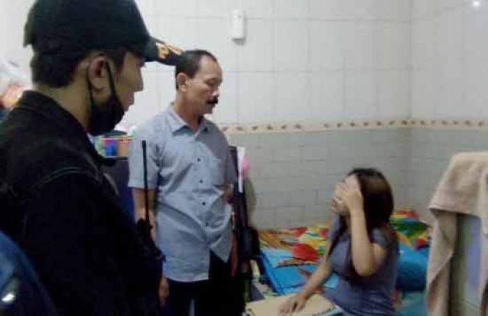 Razia Stasiun Wonokromo dan Eks Lokalisasi Dolly, Petugas Gabungan Ciduk 3 Pasangan Mesum