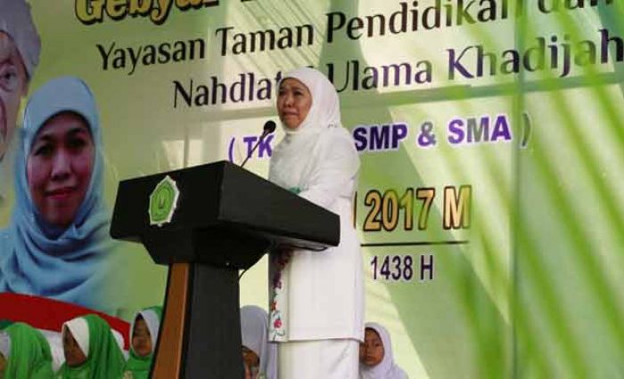 Wisuda 371 Siswa Khatam Al-Quran, Khofifah: Al-Quran Juga Harus Diamalkan Sehari-hari