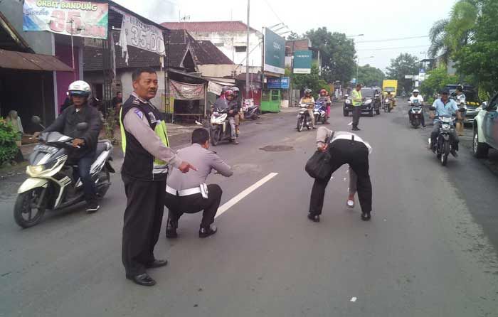 ​Nenek Tewas Ditabrak Motor di depan Rumah Tetangganya