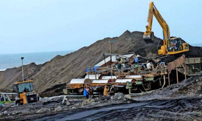 Dugaan Gratifikasi Pasir Besi, Selangkah Lagi Tersangka Ditetapkan