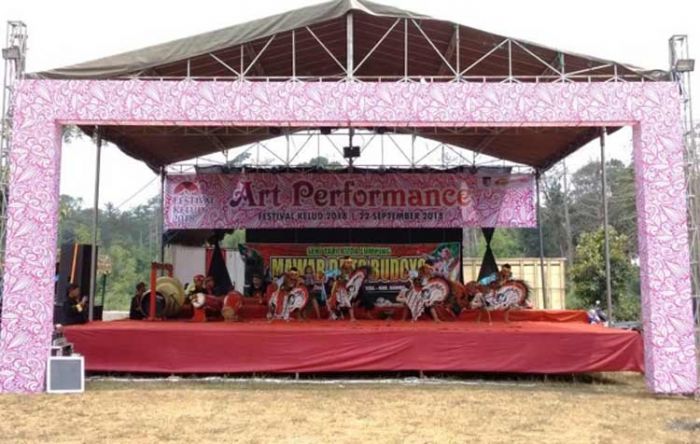 Kesenian Jaranan Ikut Warnai Kelud Art Performance