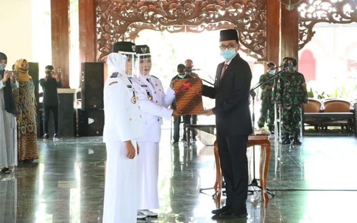 Lantik Dua Kades PAW, Bupati Pamekasan Tekankan Pentingnya Kesejahteraan Masyarakat