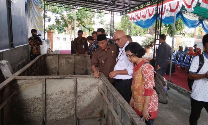 Kementerian Kebudayaan Serahkan Perahu Baja Peninggalan Perang Dunia I ke Pemkab Lamongan