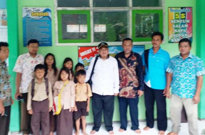 Dewan Prihatin Jembatan di Desa Campoan 6 Tahun Ambrol, Puluhan Siswa SD Tak Bisa ke Sekolah