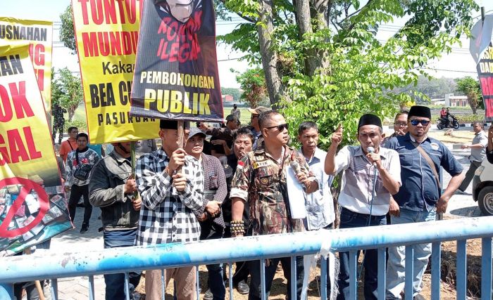 Gelar Aksi, APL Minta KPK Usut Harta Kekayaan Pejabat Bea Cukai Pasuruan