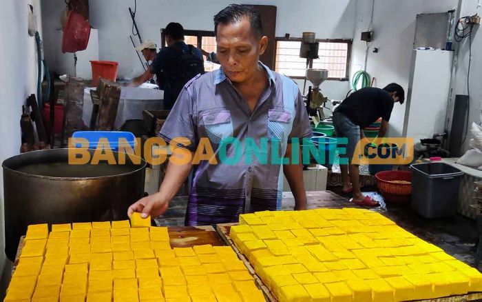 Harga Kedelai Meroket, Beberapa Pengrajin Tahu di Kediri Bangkrut