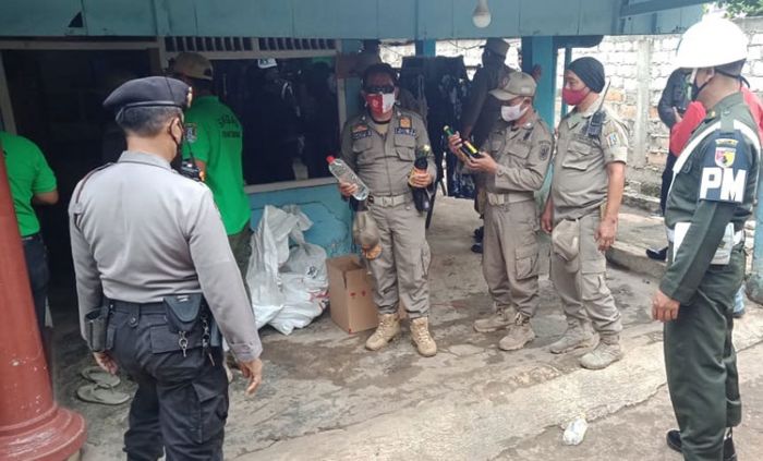 ​Razia Mihol, Satpol PP Tuban Sita Puluhan Botol