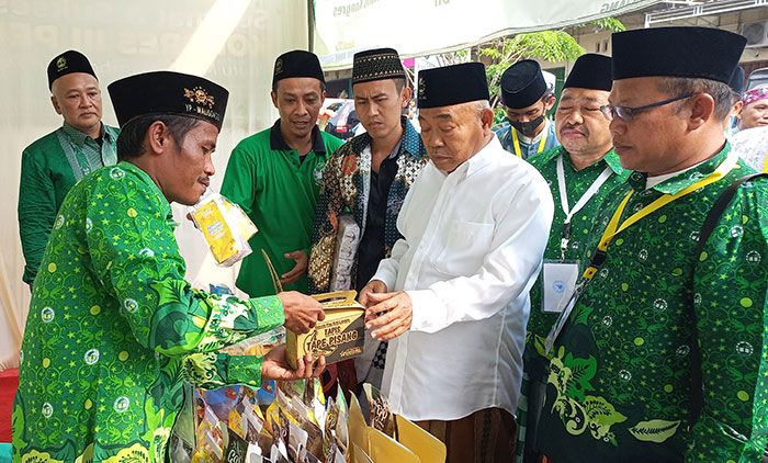 Stan Bazar Pergunu Lumajang Curi Perhatian Pengunjung