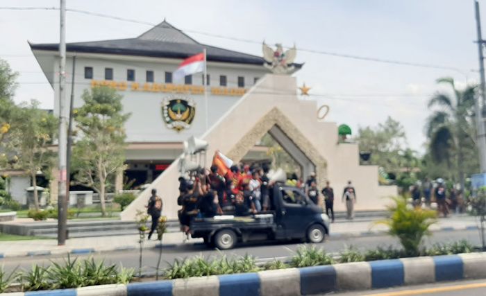 Protes Syarat Perizinan, Para Pekerja Seni di Madiun Datangi Gedung Dewan