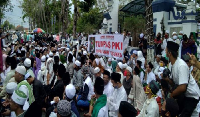 Datangi Kantor DPRD Sampang, ​Ulama Khos dan Habaib Demo Tolak RUU HIP