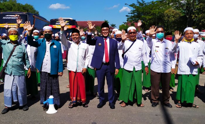 Bupati Pamekasan Lepas 99 Santri Sidogiri Kembali ke Pondok Pesantren