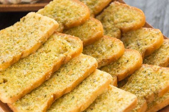 Cara Buat Korean Garlic Bread Mudah Tanpa Oven, Cukup Pakai Roti Tawar 