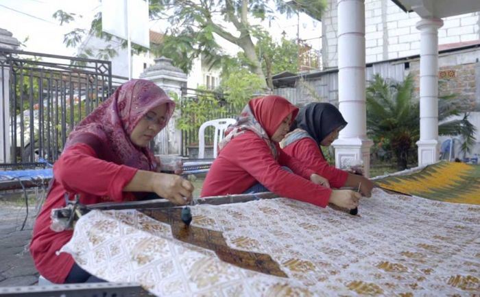 Terinspirasi Tanaman Liar, Tatik Sukses Bikin Batik Sambiloto Bojonegoro
