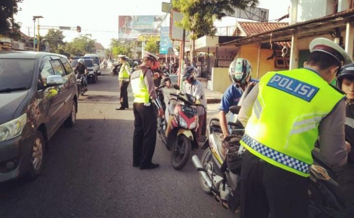 Gelar Razia Rutin, Satlantas Polres Sampang Tindak Puluhan Pelanggar Lalin