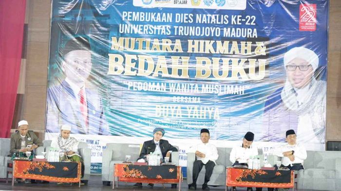 Pesan Buya Yahya ke UTM: Mahasiswa dan Lulusan Mampu Mengenal Allah Lebih Dekat