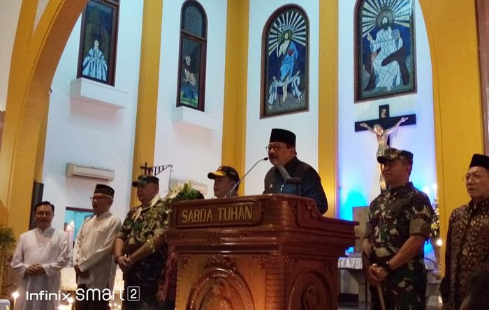 ​Hadiri Misa di Gereja Bethany, Gubernur Jatim Ucapkan Assalamualaikum