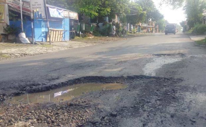 DPRD Pasuruan Desak Dinas Bina Marga segera Lakukan Perbaikan Jalan