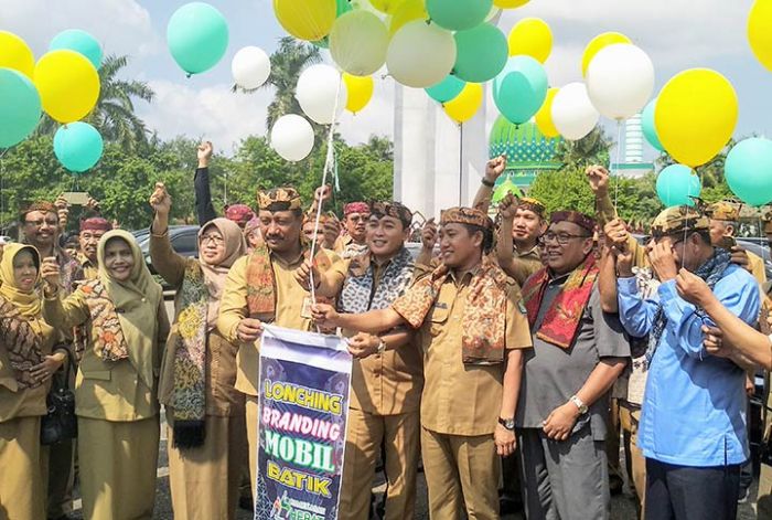 Bupati Pamekasan Launching Mobdin Batik Pertama di Indonesia