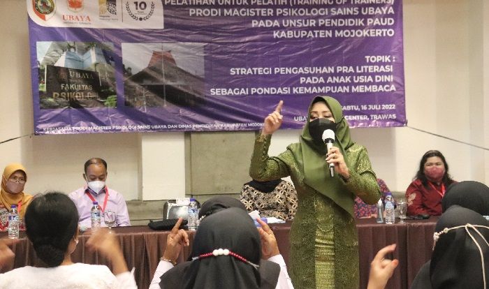 Guru-Guru PAUD di Mojokerto Ikuti TOT Pra-Literasi