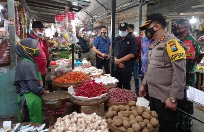 Jelang Nataru, Forkopimda Trenggalek Gelar Sidak ke Beberapa Pasar