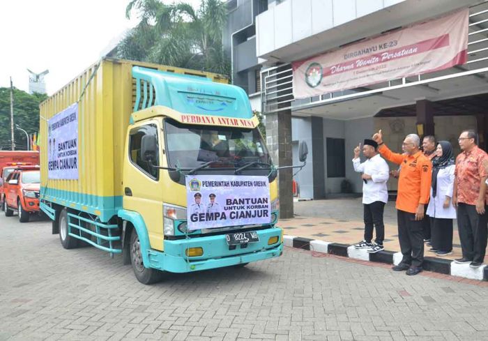 Bupati Gresik Lepas Pengiriman Bantuan untuk Korban Gempa Cianjur