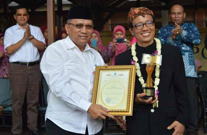 SMA NU 1 Gresik Sabet Juara Nasional Lomba Perpustakaan 